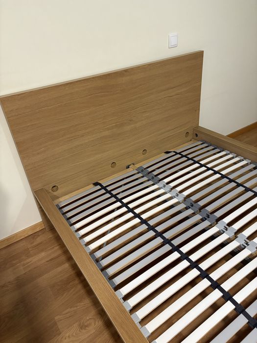 Cama de casal - IKEA