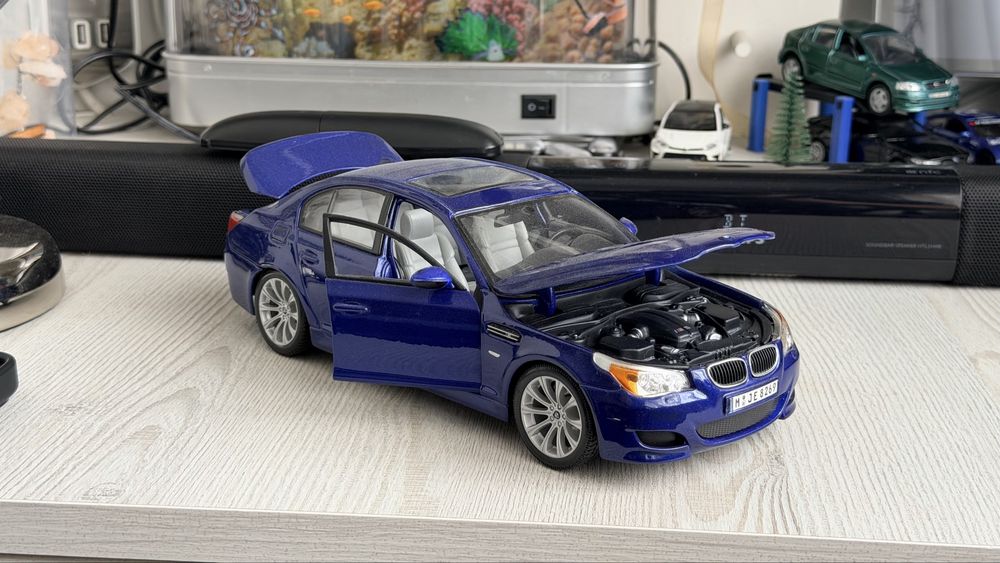 Model 1/18 Maisto Bmw m5 e60