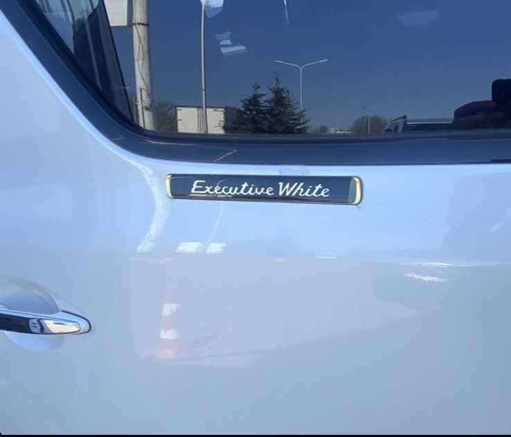 Эмблема Brownstone, Executive, Executive black Toyota Land Cruiser 200