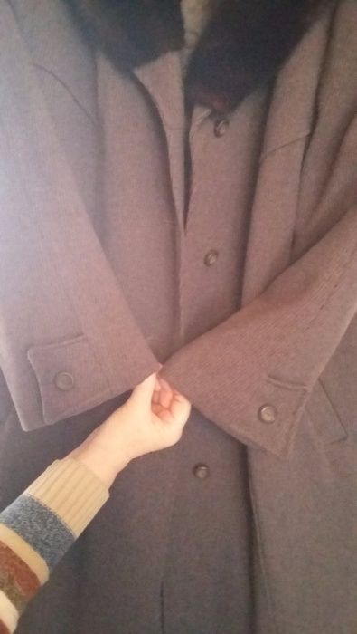 Продам пальто драпове з норковим коміром в ідетальному стані