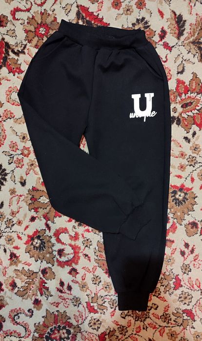 Спортивний костюм для дівчинки