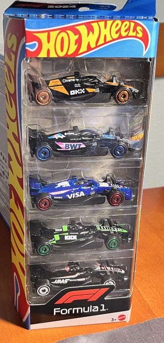 Hot wheels variados