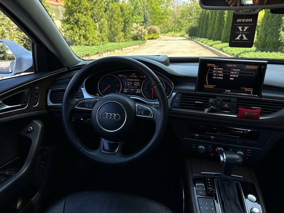 Продам Audi A6/C7 2014 года