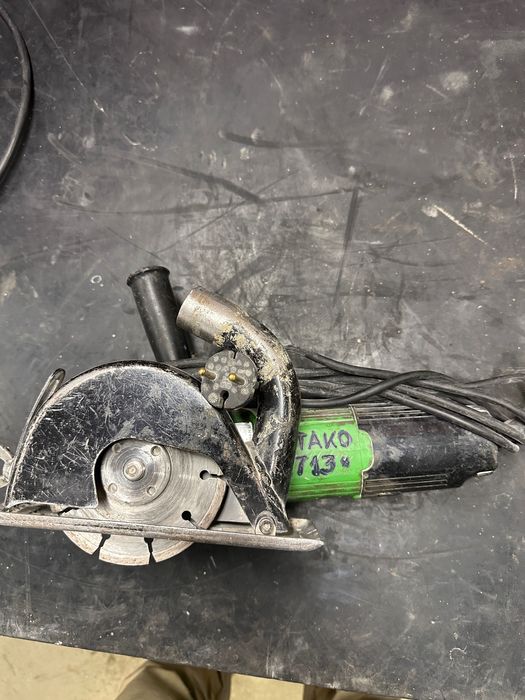 Szlifierka kątowa HITACHI G13SB2 + osłona do odkurzacza