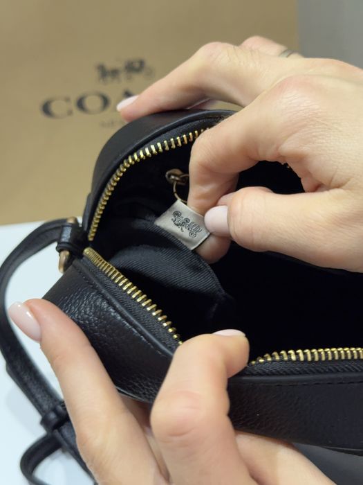 Сумка кросбоді Coach чорна шкіряна через плече crossbody сумочка mini