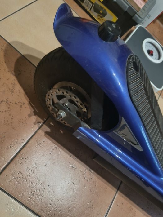Sprzedam na części lub do skompletowania hulajnogę elektryczną Frugal