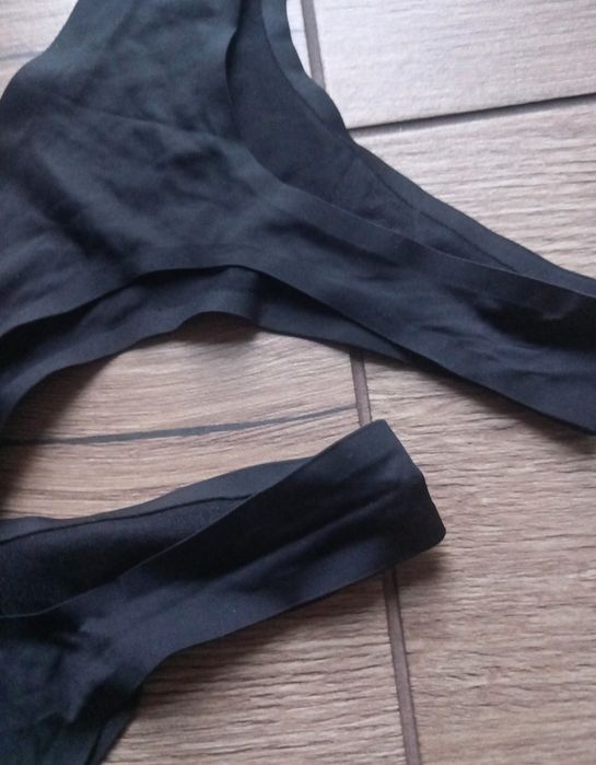 Majtki stringi czarne 3x XS S nowe bez metek