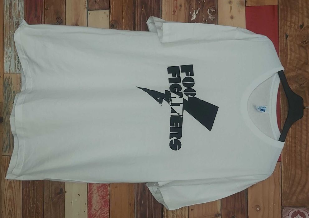 Queens of the Stone Age / Foo Fighters - T-shirt - Nova