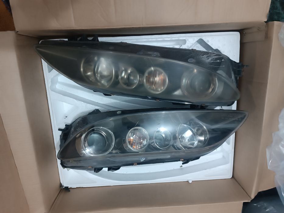 Faróis Mazda 6 2006