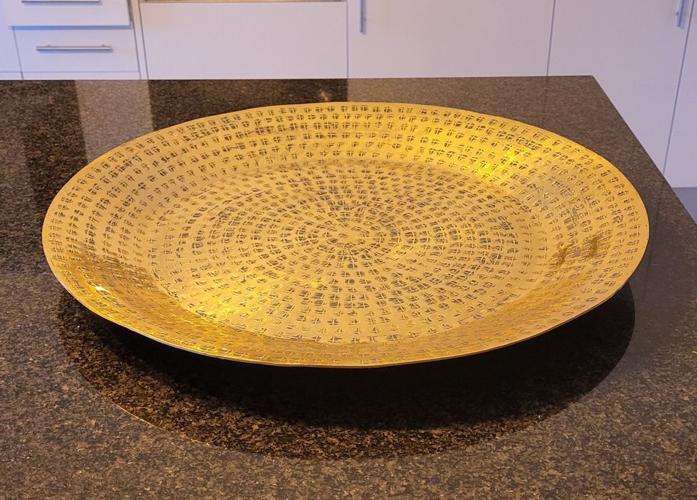 Bandeja decorativa dourada