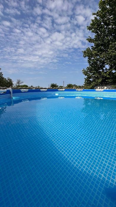 Будинок подобово з вуличним джакузі та басейном