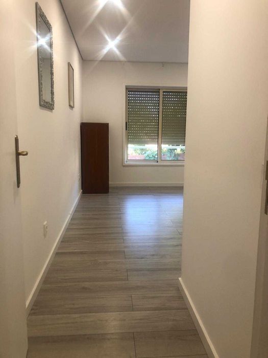 Apartamento T2 em Paços de Brandão