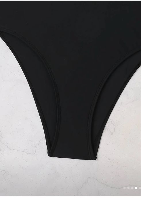 Продам купальник сдельный