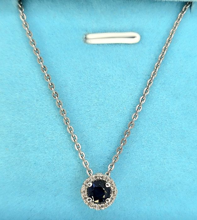 Подвеска с сапфиром и бриллиантами