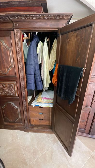 Armario castanho madeira macica