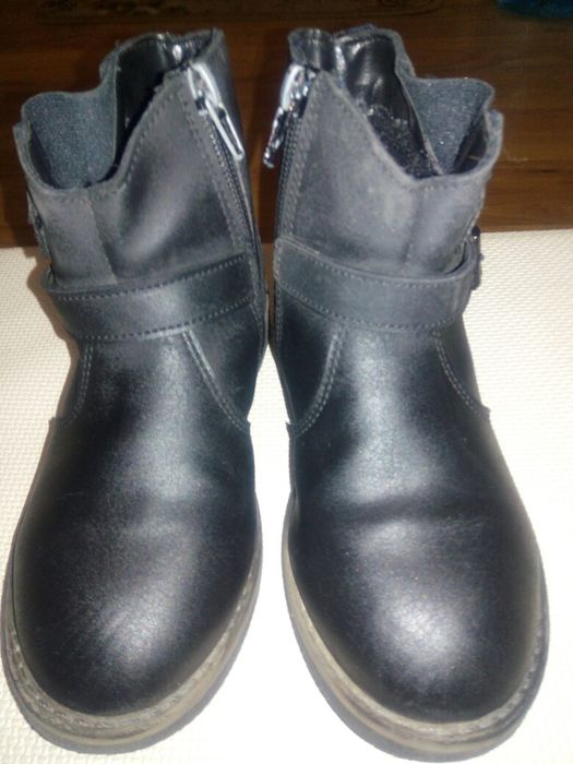 Фирменные ботинки для девочки