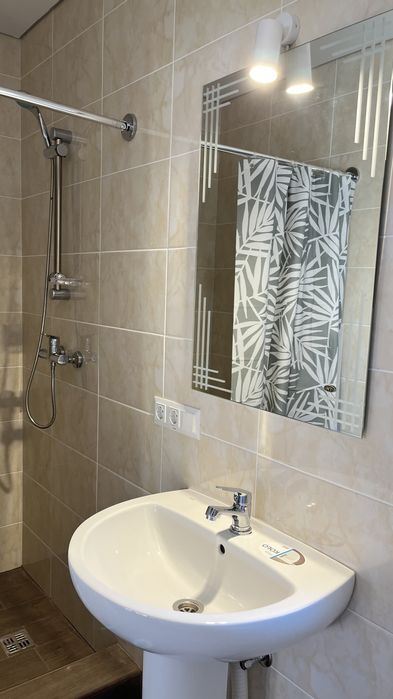 Оренда житла !Подобова оренда Квартир ! Кімната з підселенням .