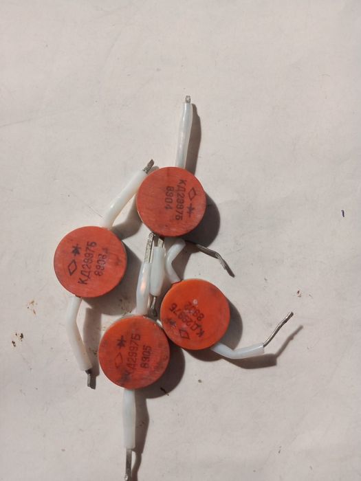 Тиристоры КУ202Н,Л,Е,Т132-50-5,Т122-25-6,Т122-20-8,ДЛ122-40-10,КД2997Б