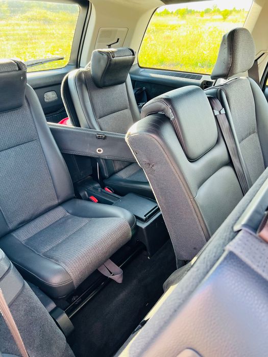 Volvo XC90 2,4D5 4x4 manual ładny 7 osób możliwa zamiana