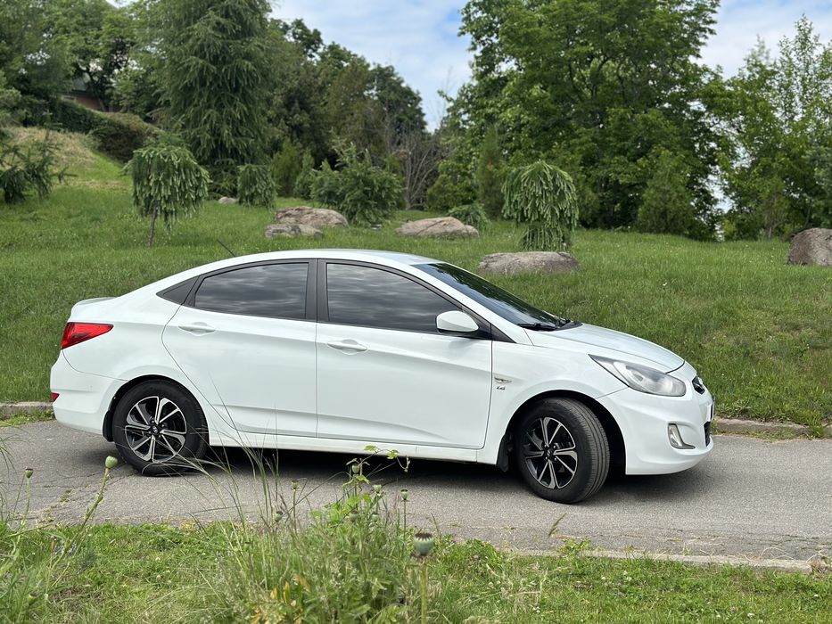 Hyundai Accent 2012