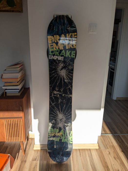 Deska snowboard Drake nie Burton capita