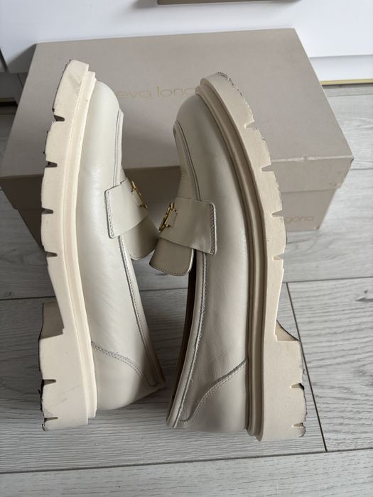 Loafersy buty wsuwane Eva Longoria skórzane beżowe r. 40