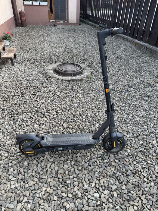 Ninebot g2 max.