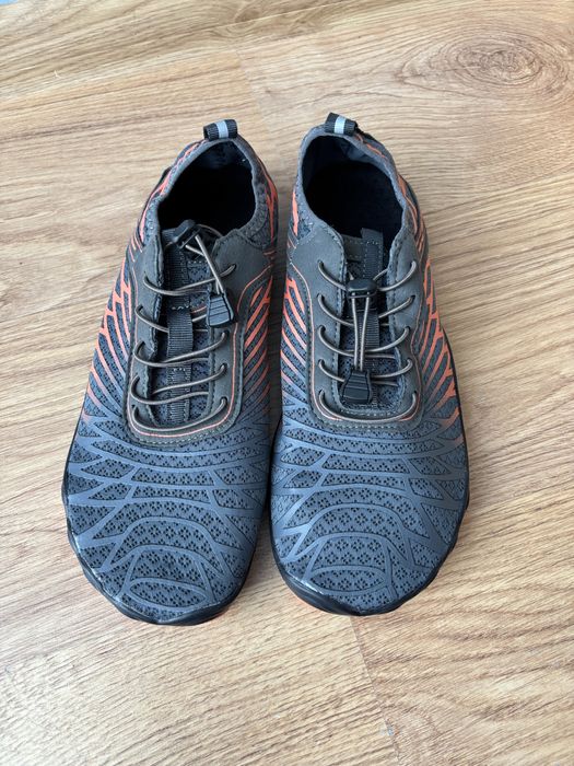 Buty to wody pływania 43