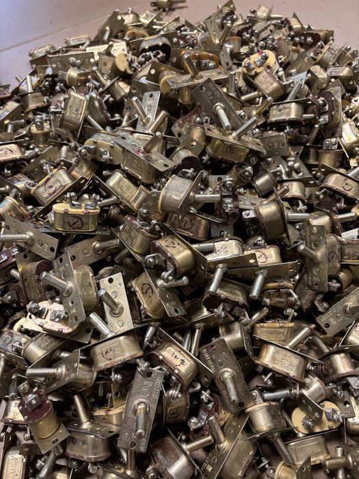 Перемикач (тумблер) двопозиційний МТЗ, ЮМЗ, ЗІЛ, КАМАЗ