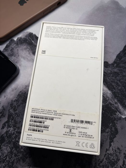 Телефон Iphone 12 Black 128 гб + чехол