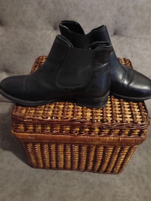 Buty 38 czarne botki