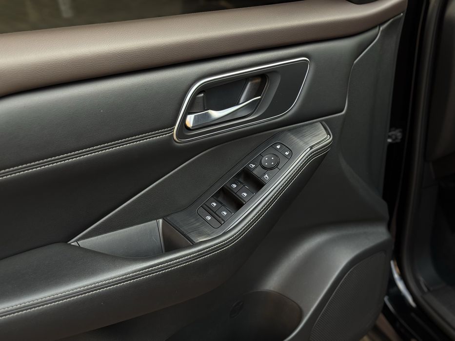 Nissan Rogue 2020p