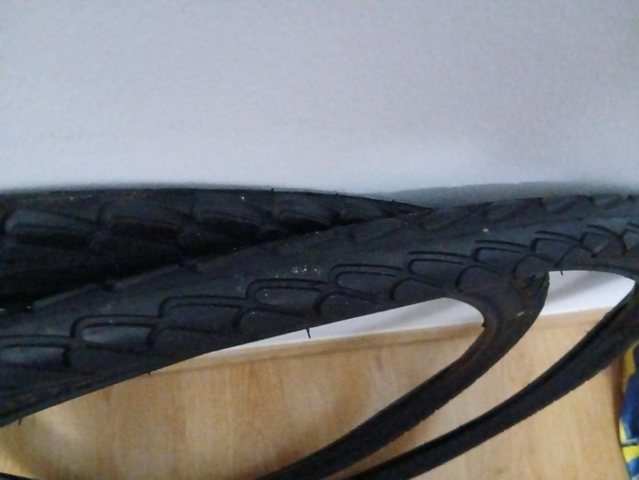 2 pneus Bicicleta 26x1.75 (Novos)