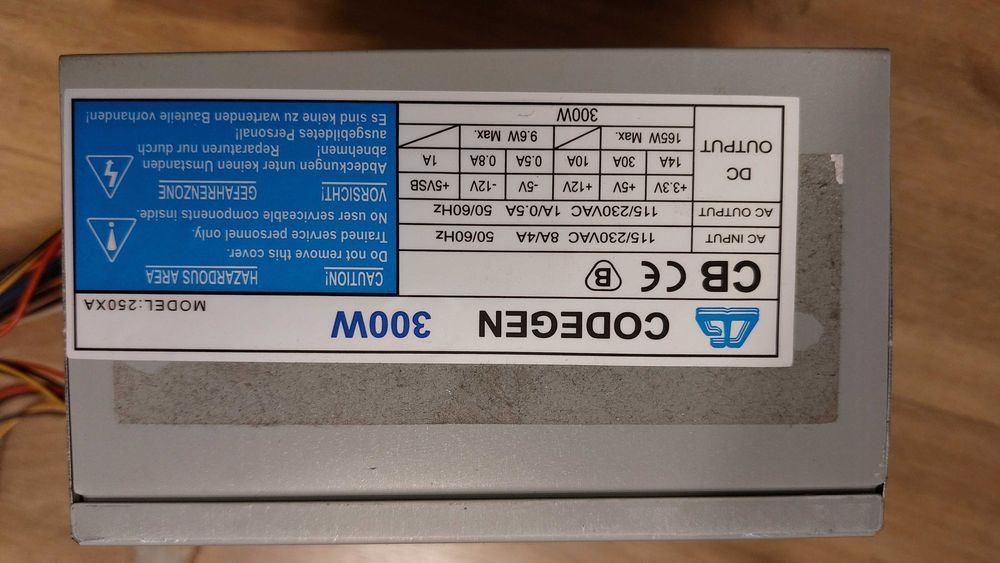 Stacja dyskietek napęd cd-rom pamięć ram zasilacz taśmy