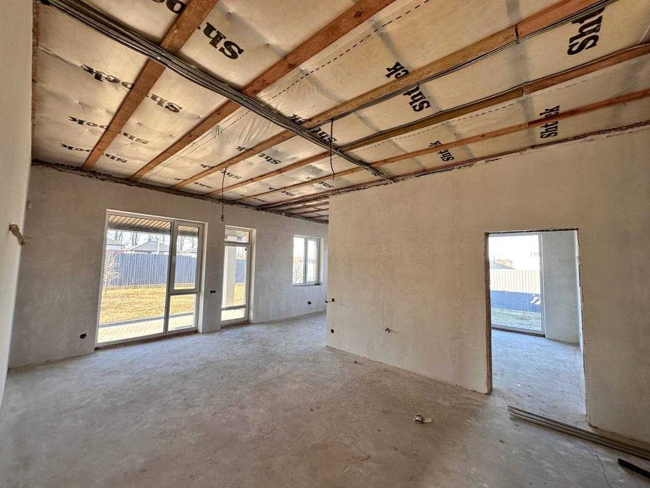 Буча! Одноповерховий будинок з частковим ремонтом і комунікаціями