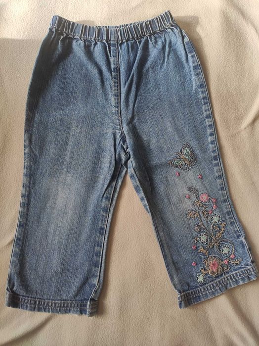 Зручні широкого крою джинси для дівчинки на резинці