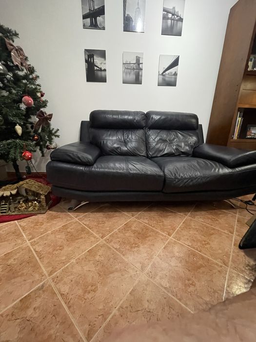 Sofa em pele 2 lugares