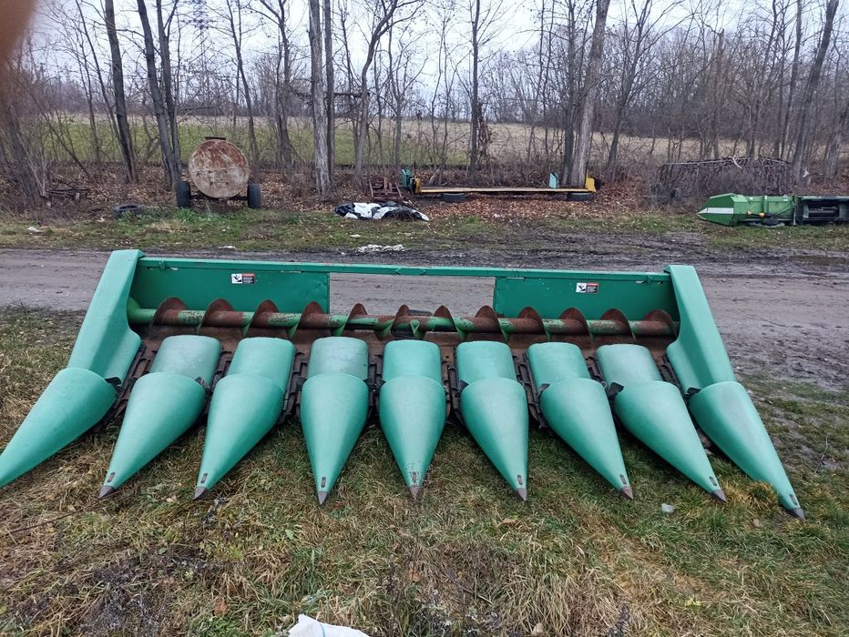 Продам жатку кукурудзну Джон дир