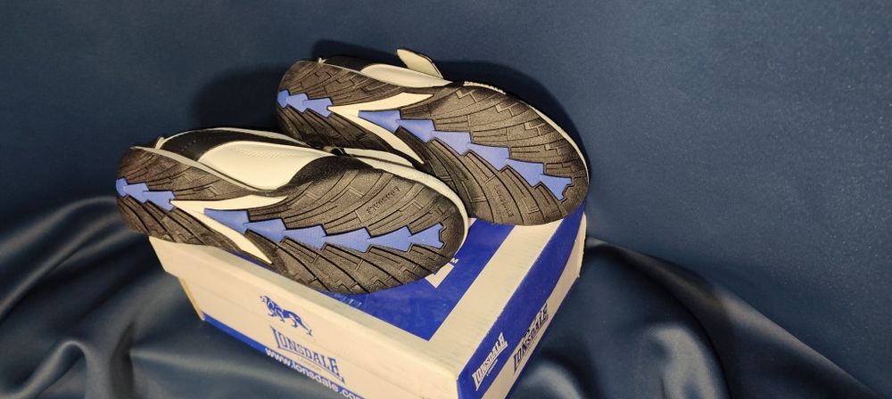 Nowe buty 32 "Lonsdale"