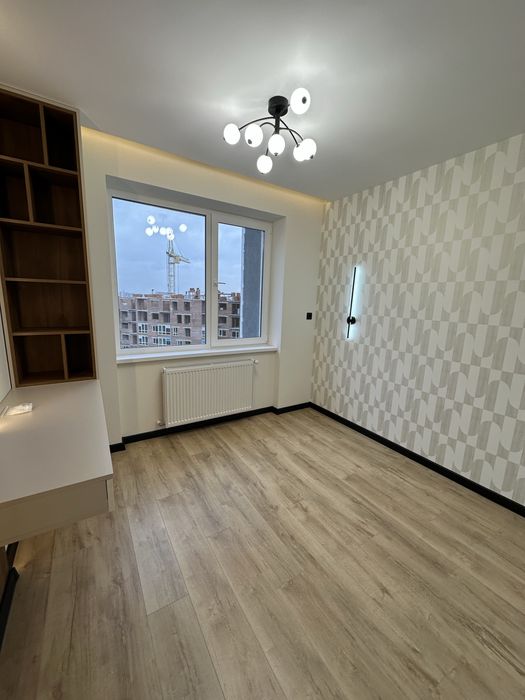 Продам 2 км за функціоналом 3 км з сучасним ремонтом ще ніхто не жив