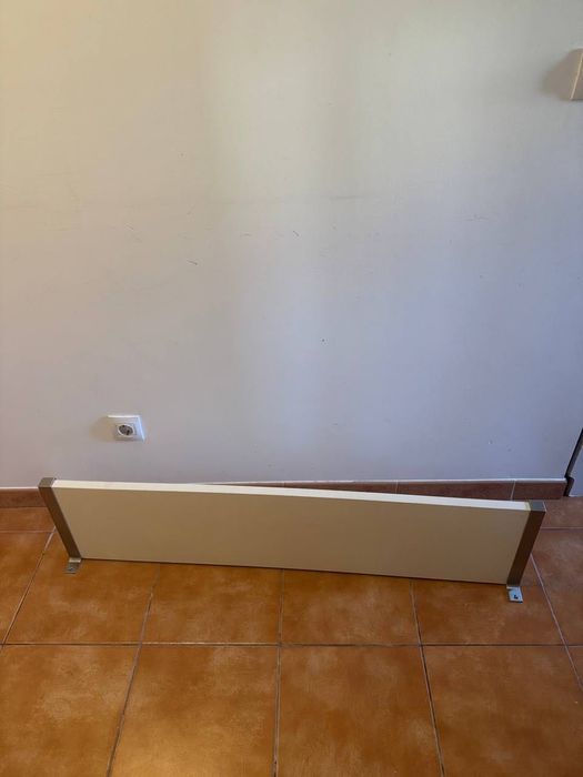 estante branca para livros ou decoração com acabamento em meta 120x28 cm