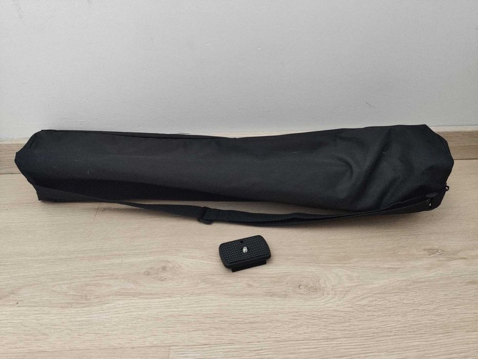 Statyw CAMROCK teleskopowy aluminiowy z poziomicą składany + pokrowiec