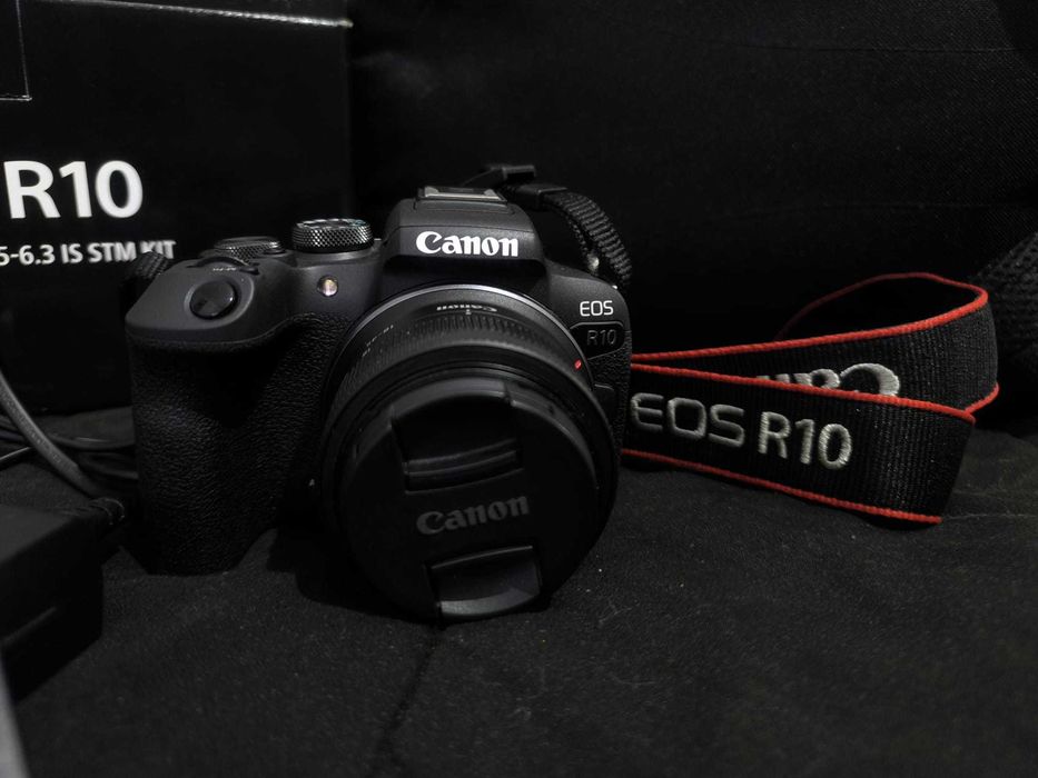 Canon R10 objetiva 18-45mm