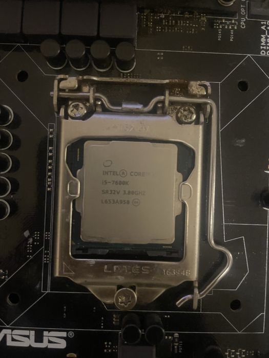 Kit Motherboard + Processador Intel i5 7600K (Gaming)