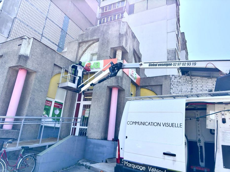 Послуги автовишки 12 м на базі Renault Master Черкаси та область