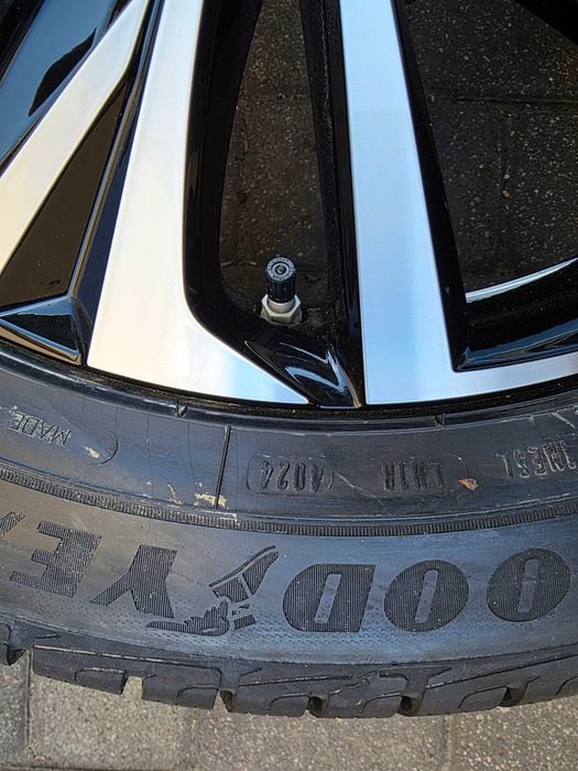 GOODYEAR ultragrip performance+ SUV 225/55r18 komplet nowe opony zimowe