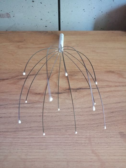 Masażer do skóry głowy relaksujący Avon planet spa