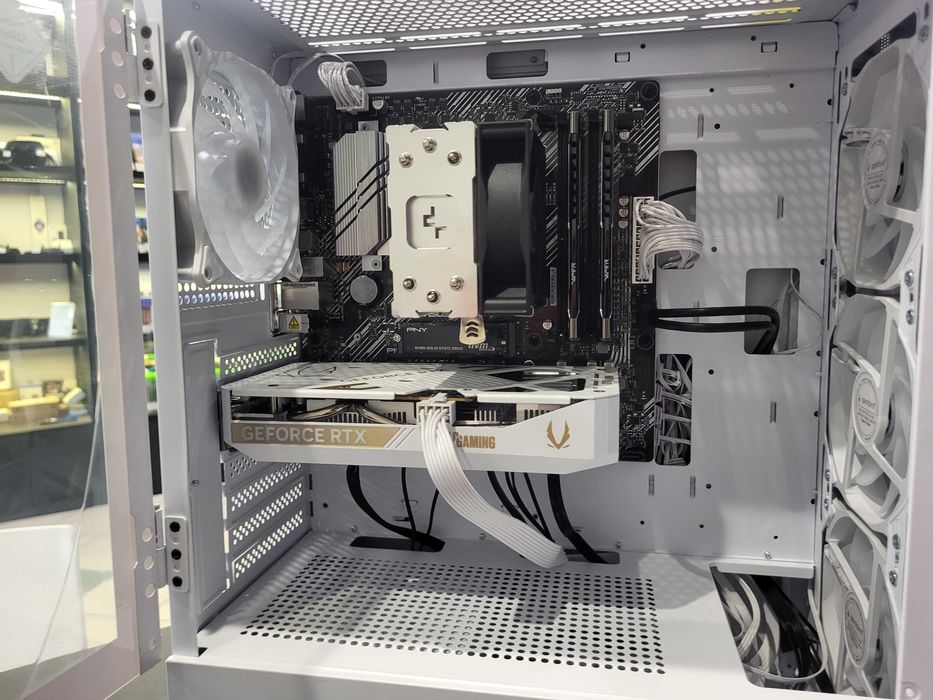 Komputer gamingowy PROROK Ryzen 5 RTX 5050 16GB RAM SSD 500GB Win11