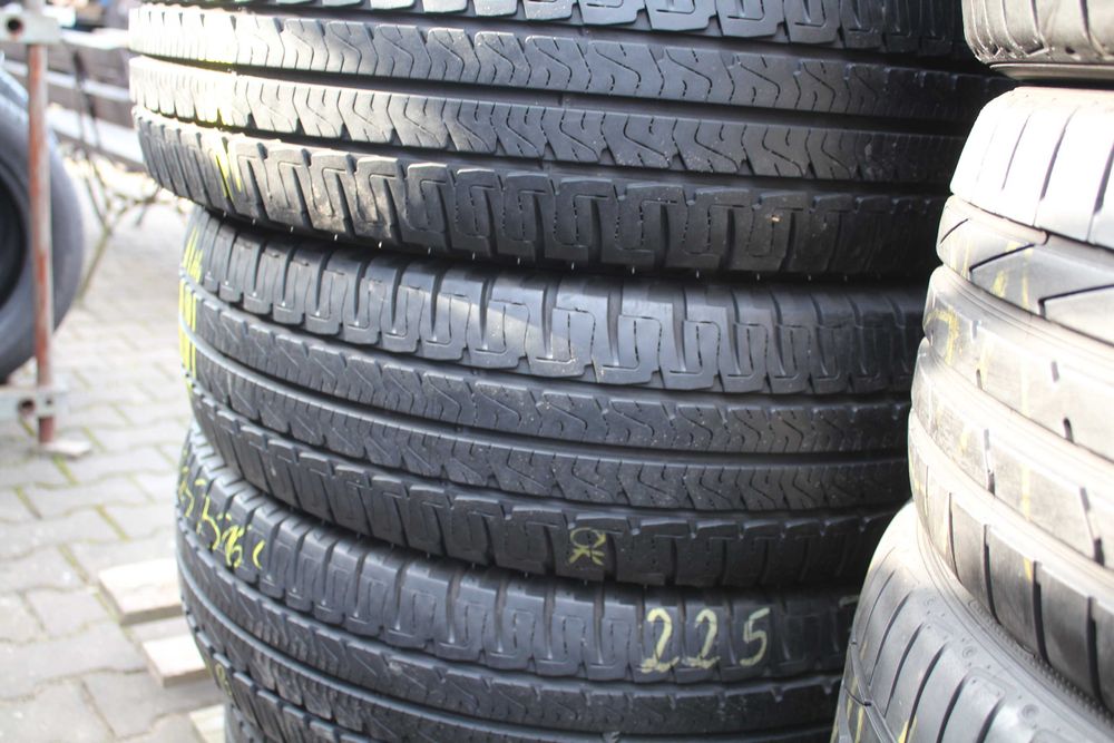 225 75 R16CP  Michelin Agiis Camping