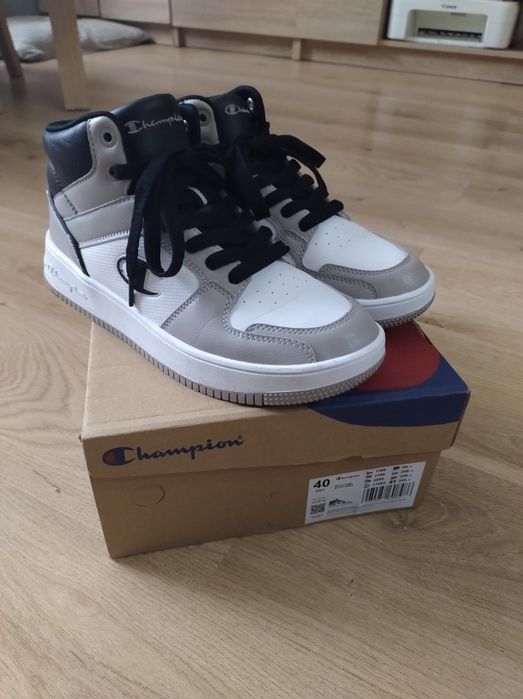 Buty champion 40.